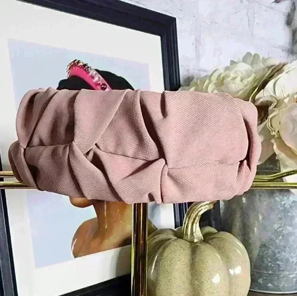 🆕️Pink Headband - Picture 2 of 3